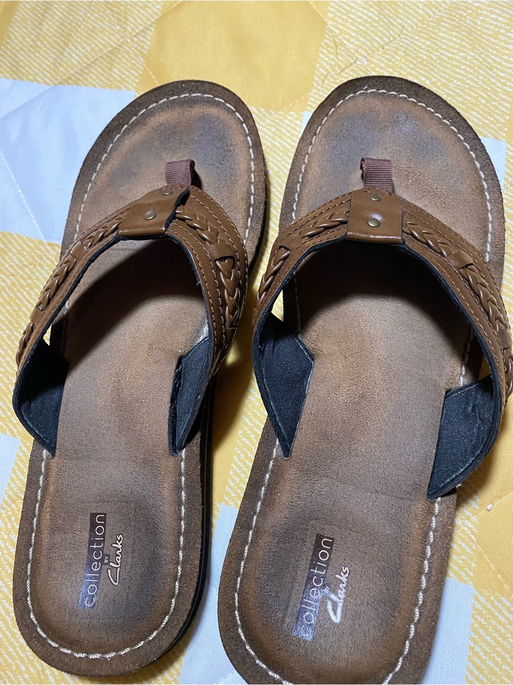 Clarks women’s Brown Braided Leather Thong Sandals